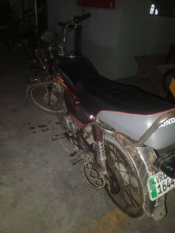 urgent bike sale Lahore registration ok superstar 2014 model 6