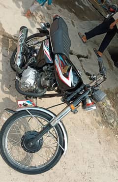 HONDA 125 /15  ORIGINAL CONDITION URGENT SALE