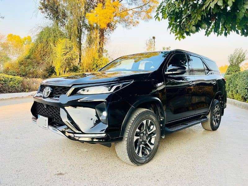 Toyota Fortuner Legender 2022 2