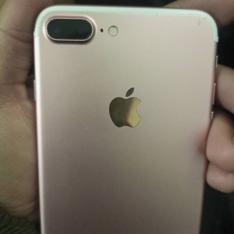 Apple iPhone 7 Plus 2