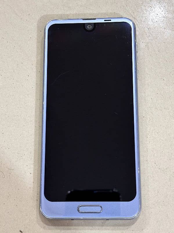 Sharp Aquos R2 (NON PTA) 1