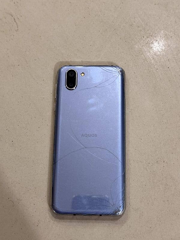 Sharp Aquos R2 (NON PTA) 4