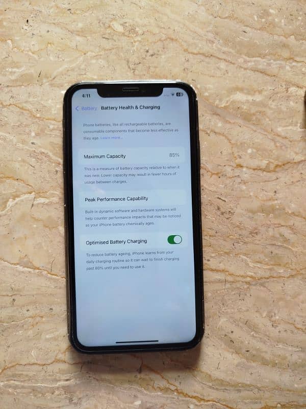 Iphone 11 very neat and clean 6