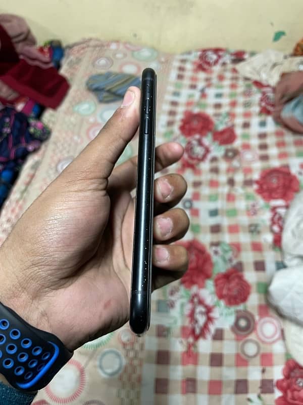 iPhone XR 64GB JV Non PTA 4