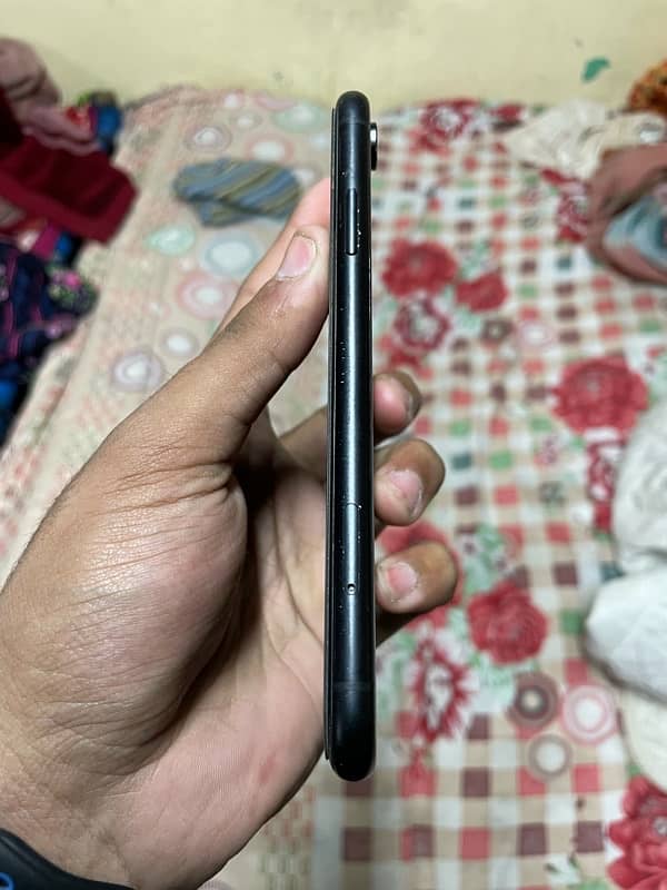 iPhone XR 64GB JV Non PTA 5