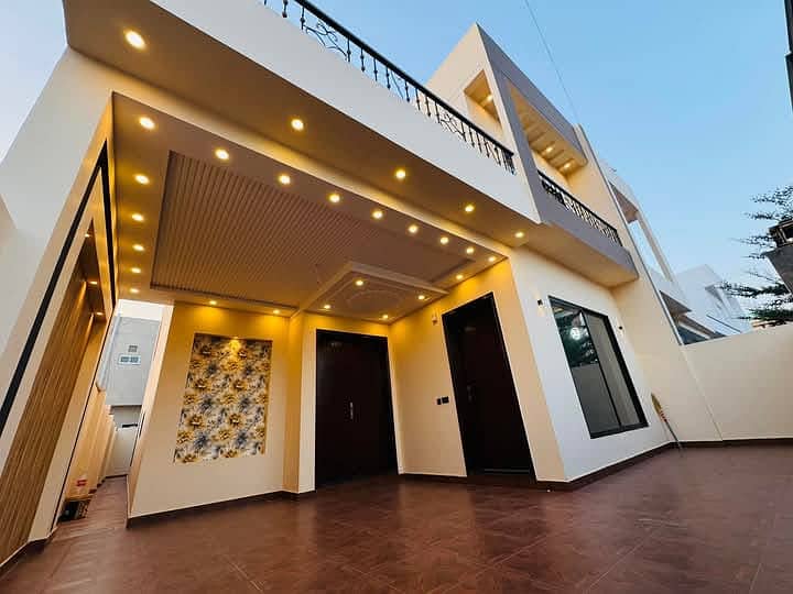 7.5 Marla Park Facing Modern Ultra-Luxurious Designer House for Sale in buch Multan 1