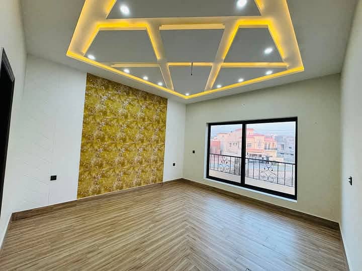 7.5 Marla Park Facing Modern Ultra-Luxurious Designer House for Sale in buch Multan 15