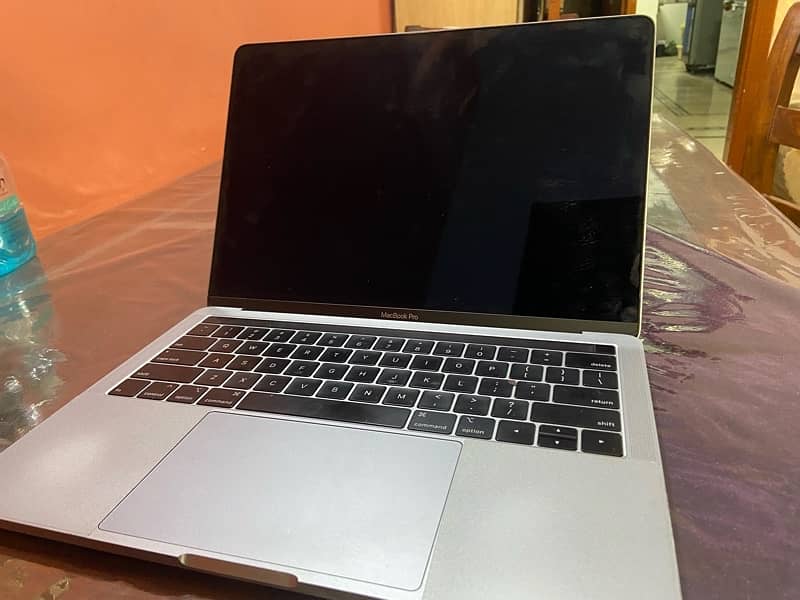 MacBook Pro 2018 with original charger 6