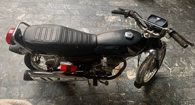 Honda 125 Black 13