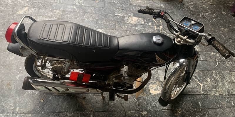 Honda 125 Black 16