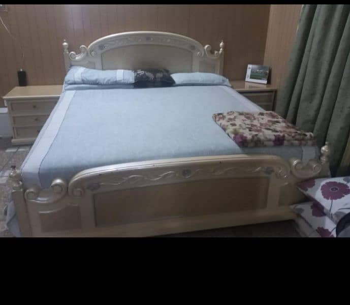 furniture point branded Bed+dressingtable+TV trolley for sale 0