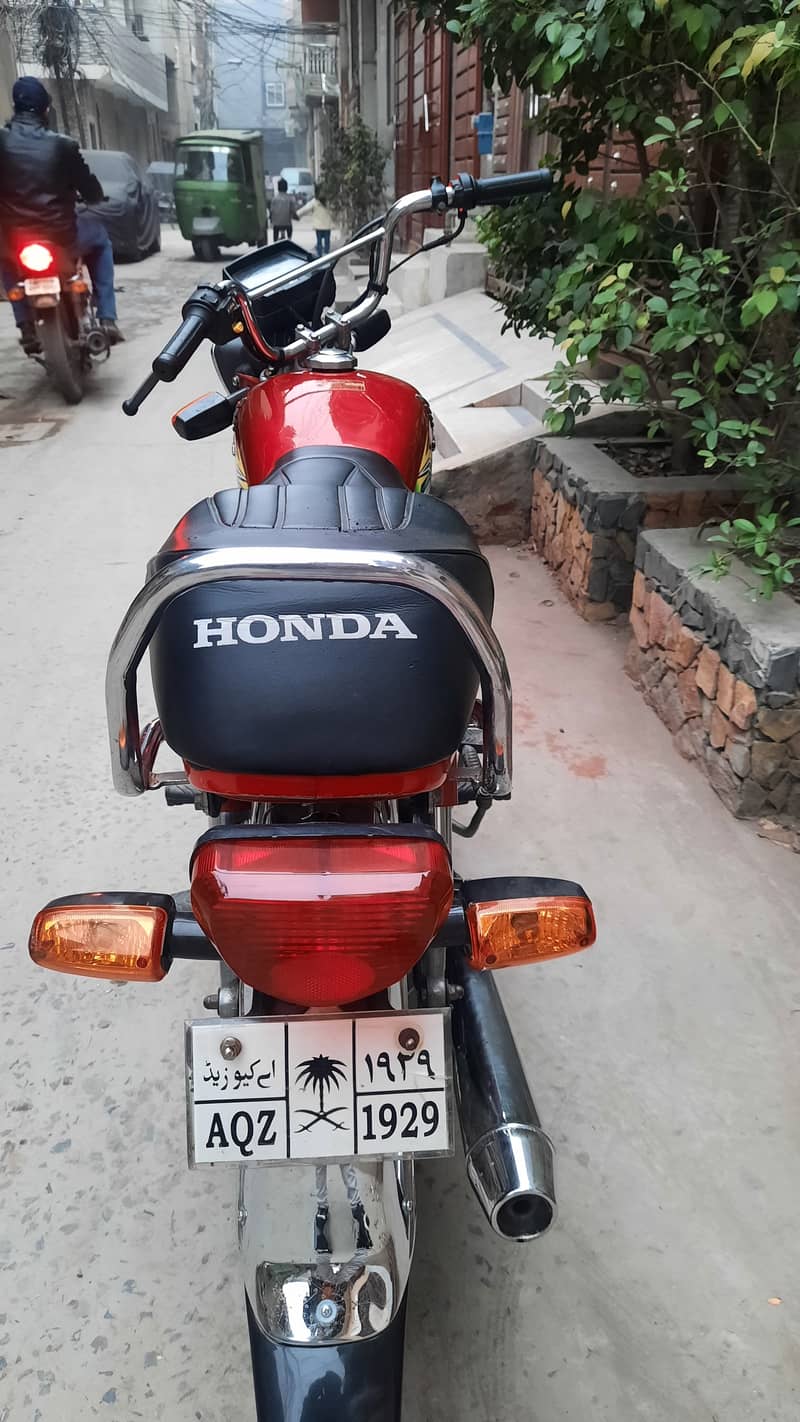 Honda CD 70 2023 3