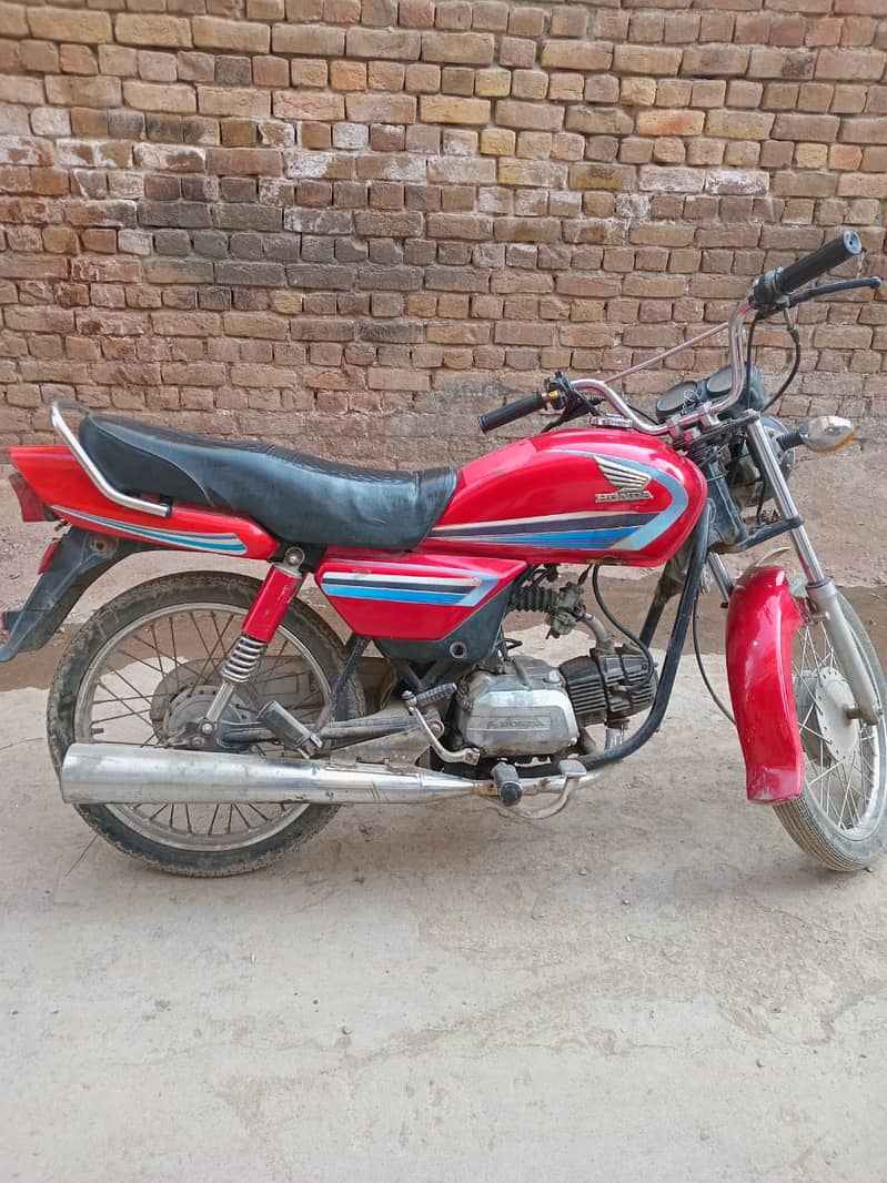 Honda 100 Model 2005 0