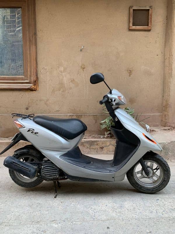 Honda Dio Scooty for girls. 2