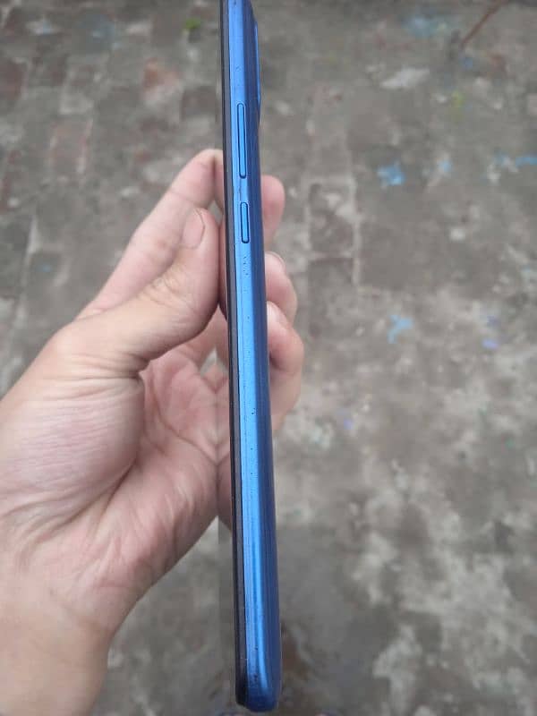 Infinix Hot 10 Play 4/64 With Box Charger and back cover 4