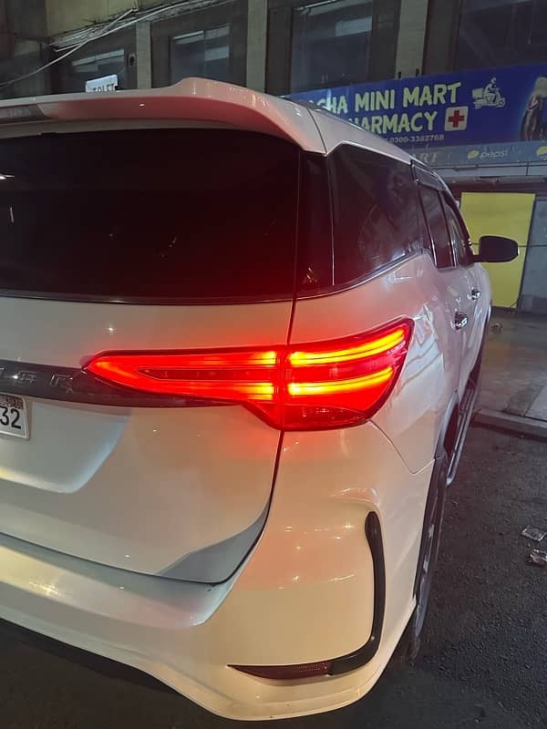 Toyota Fortuner V 2018 13