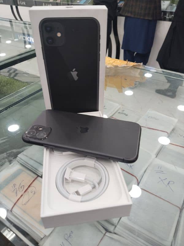 iphone 11 jv 10 by 10 condition with box 2