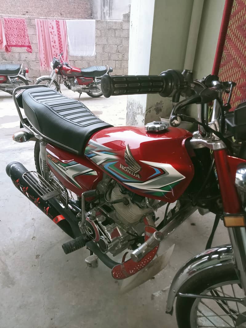 Honda CG 125 2023 3