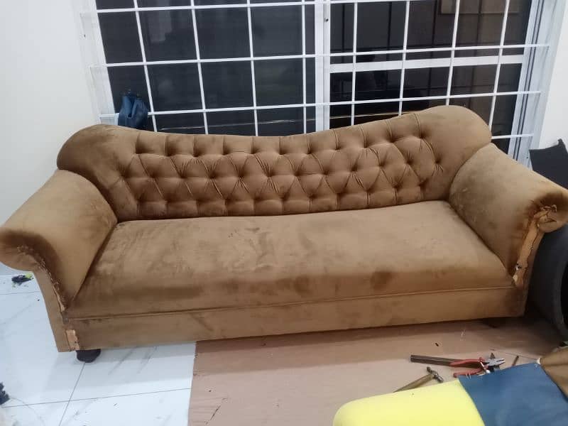 SOFA POSHISH END FURNITURE POLISH 7