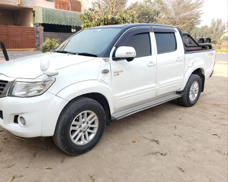 Toyota Hilux 2016 Vigo Champ Automatic 5