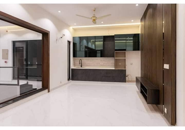 DHA PHASE 5 1 KANAL LUXURY UPPER PORTION AVAILABLE FOR RENT 4