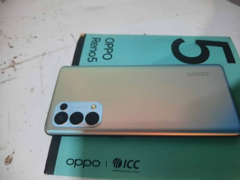 OPPO Reno5 4