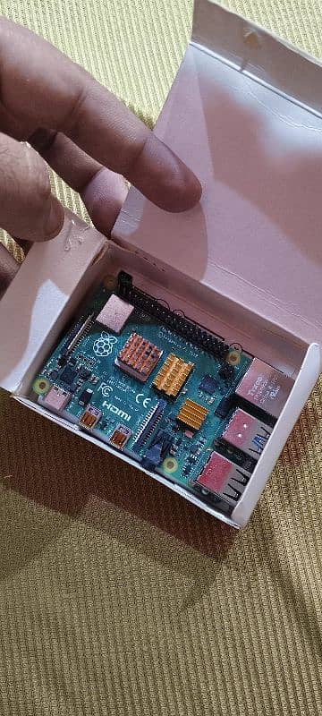 Raspberry Pi 4 Model B 4GB RAM 9