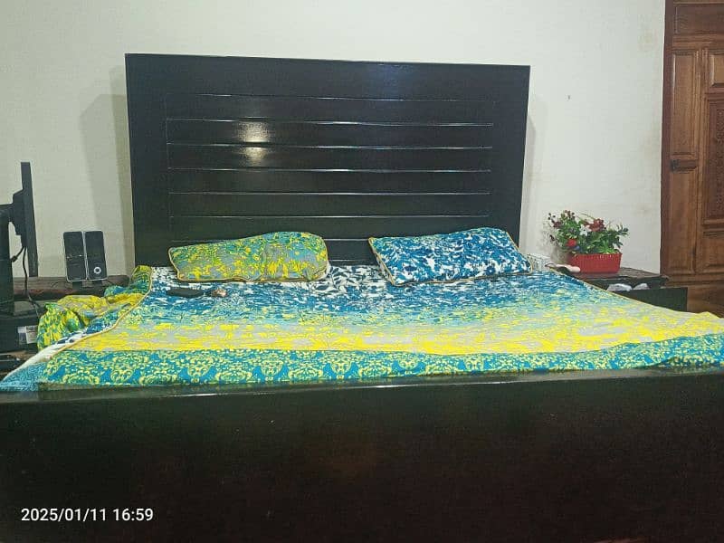 Bed. showcase. and dressing almari complete furniture for sell 2