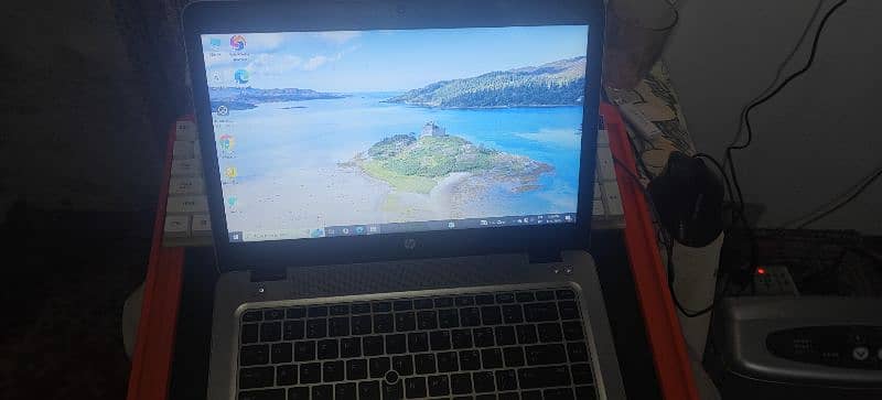 HP Elite Book 840 G3 2