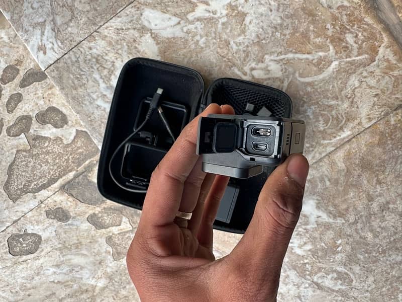 Gopro hero black 7 10/10 condition 4