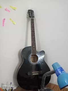 High-Quality Guitar for Sale – Excellent Condition