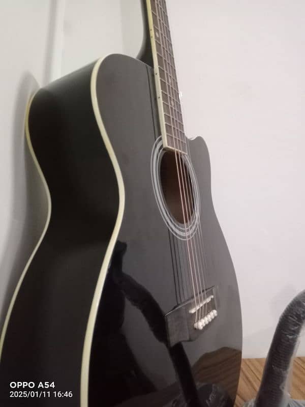 High-Quality Guitar for Sale – Excellent Condition 2