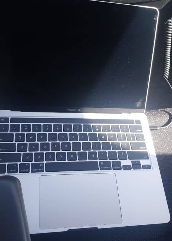 macbook pro i7 10th 2020 0