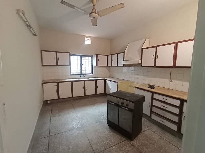 One Kanal Upper Portion For Rent In DHA Phase 2 V Block. 7