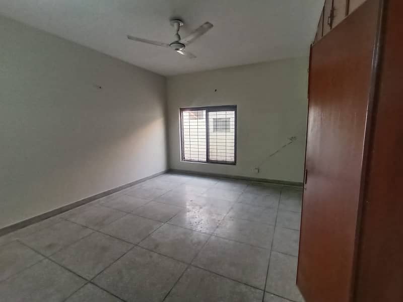 One Kanal Upper Portion For Rent In DHA Phase 2 V Block. 10