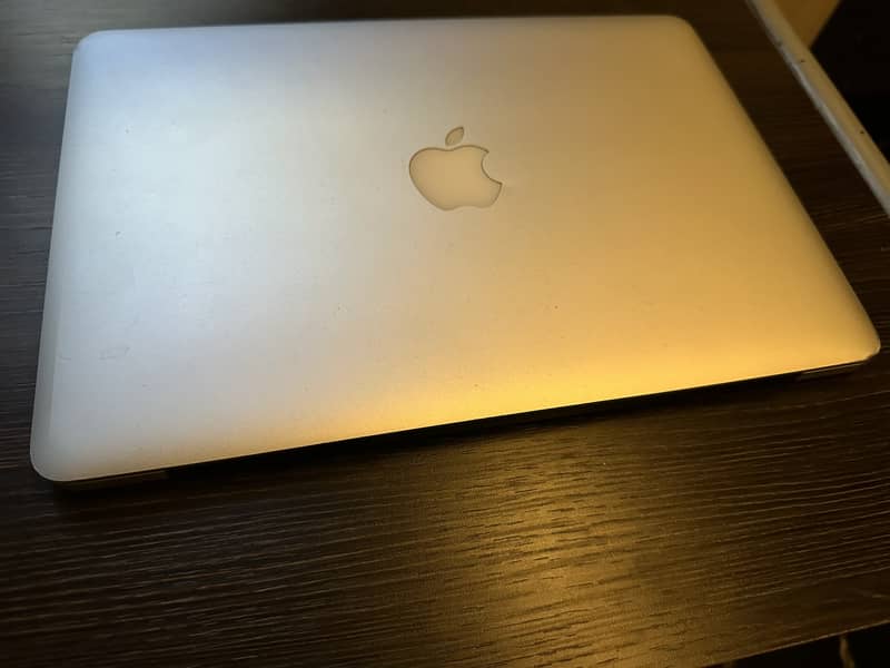 Macbook pro  ( Retina, 13-inch Early 2015) 2