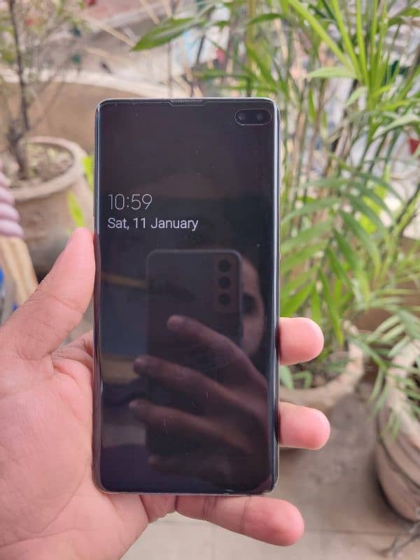 s10plus dotted black clr back crack 4