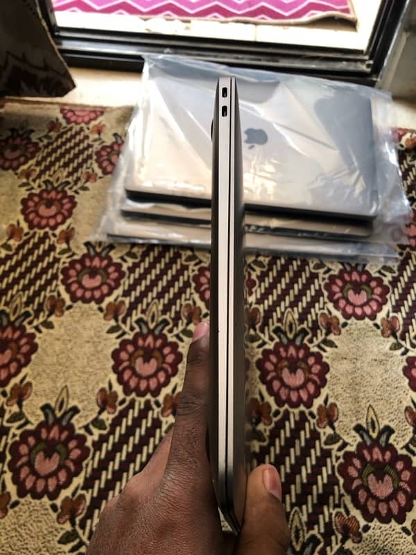 Macbook M1 Air 8/256 Fresh Import wholesale rate 3