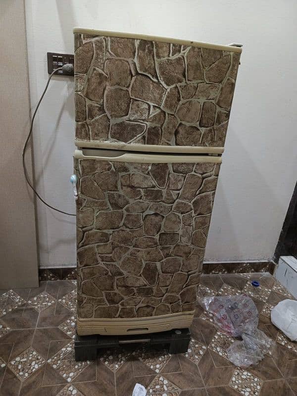 PEL Medium size Fridge 0