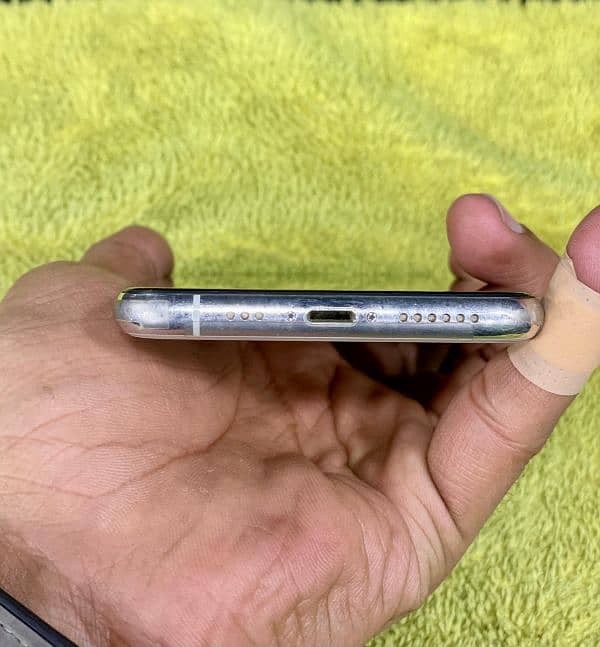 IPHONE 11 PRO FACTORY UNLOCKED 2