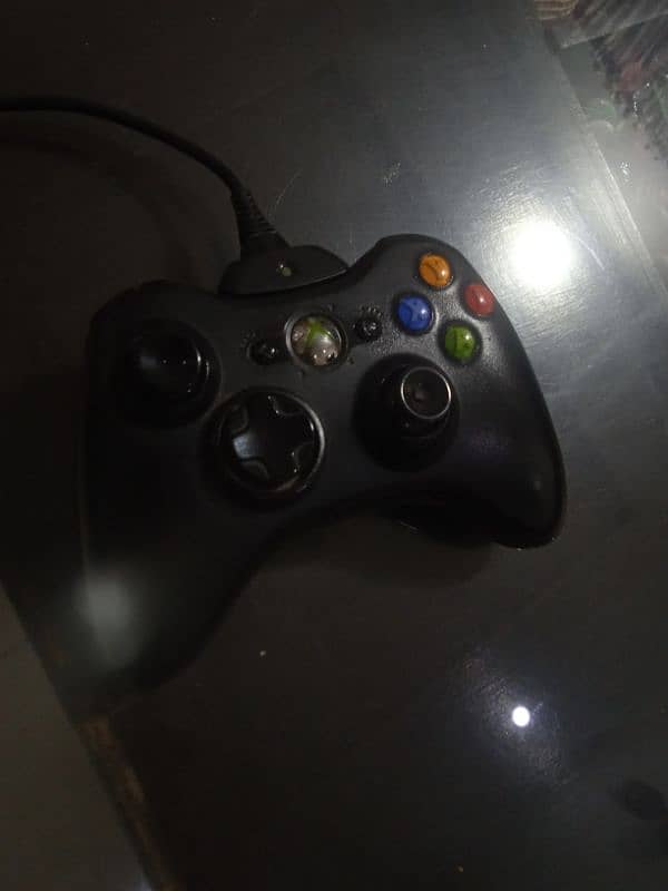 Xbox 360 Slim with kinect Great condition 2