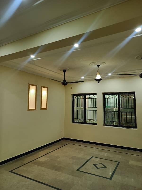 Ground Floor For Rent In G-13 (7 Marla) 4