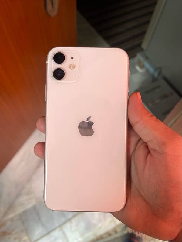 IPHONE 11 {128GB} 4