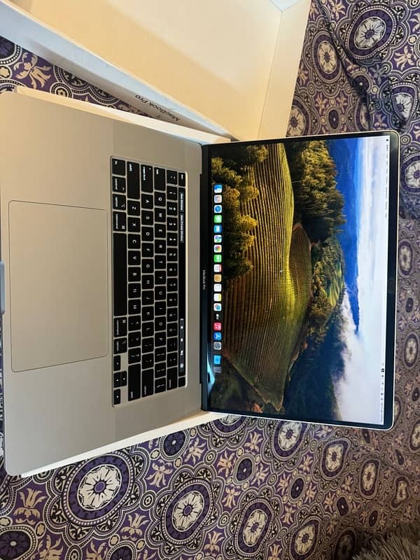 Macbook pro 2019 16-inch 0