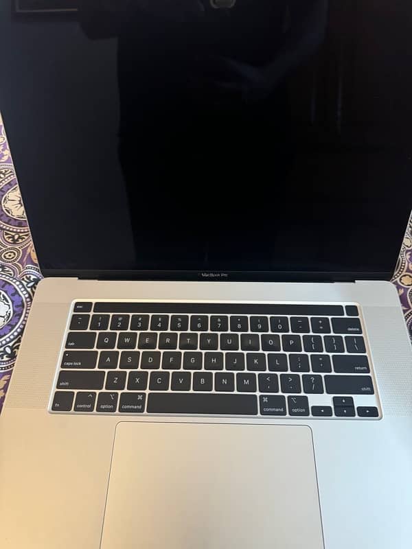 Macbook pro 2019 16-inch 5