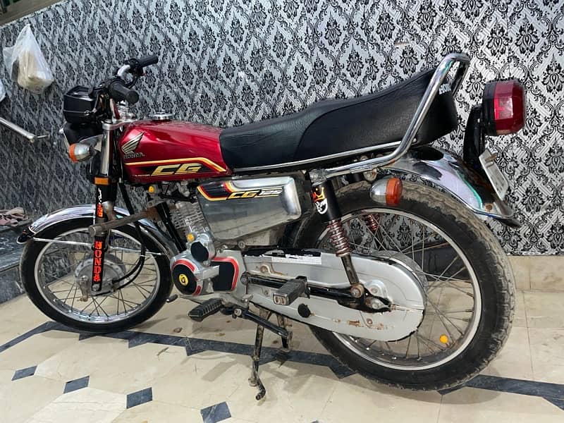 Honda 125 self start special edition 2