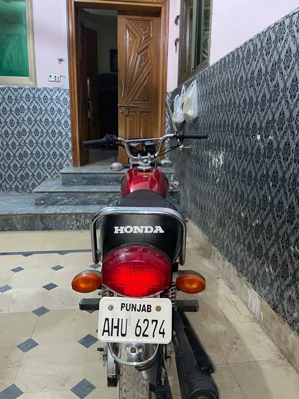 Honda 125 self start special edition 3