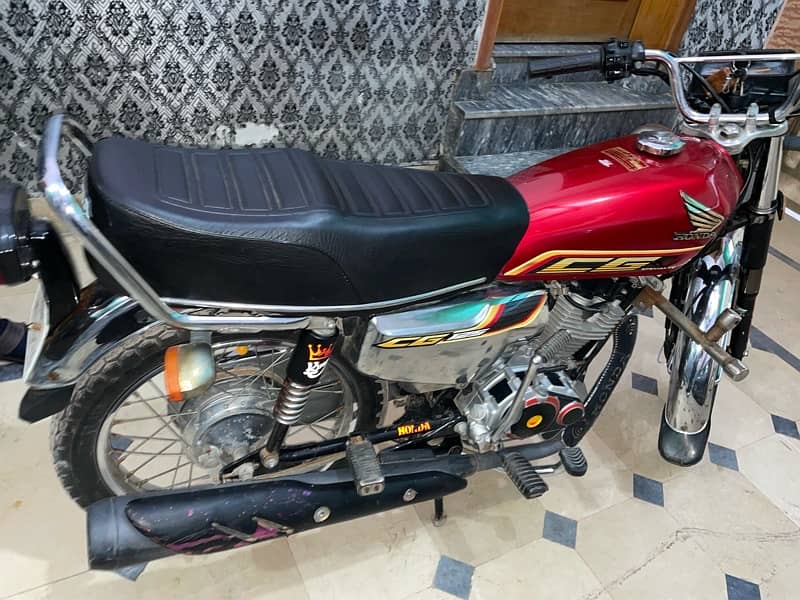 Honda 125 self start special edition 6