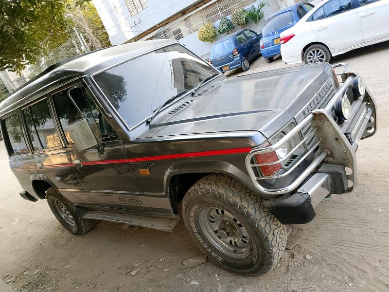 Mitsubishi Pajero 1990 2