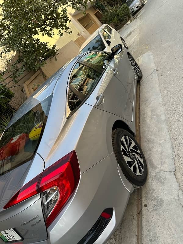 Honda Civic Oriel 2018 8